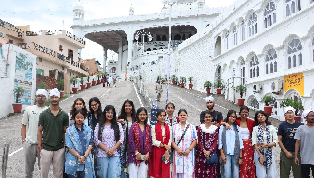 100 Watts Design Studio, Industry Collaboration of World University of Design